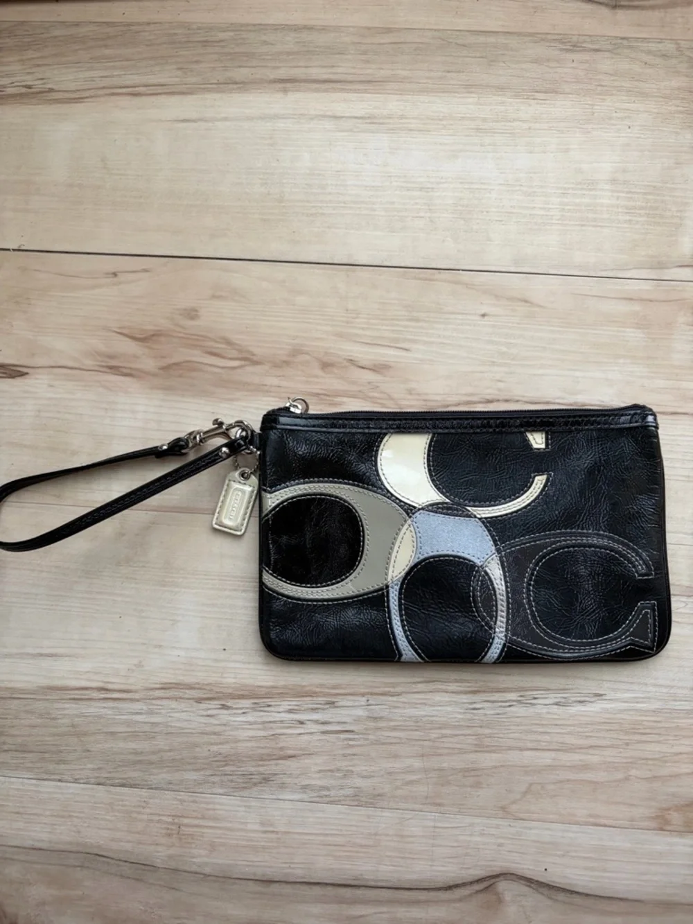 Coach Black Leather Wristlet with Cream and Gray Signature Patchwork - Picture 2 of 10